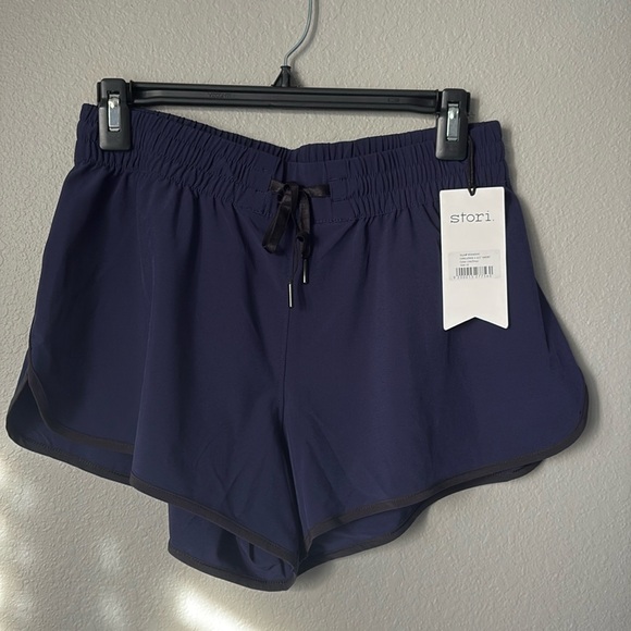 Stori Pants - Stori by Katy Hearn 2.5” workout shorts - navy